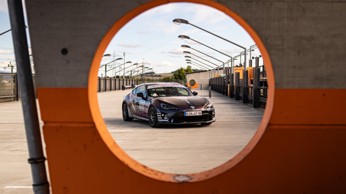 Auto-Content-Bundle: Fotos, Wunsch-Video & Custom T-Shirt